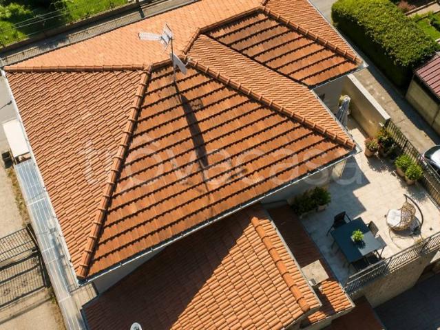Villa Indipendente in vendita a Contrada San Giovanni, Fenegrò