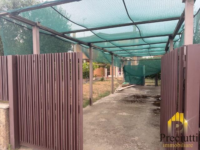 Villa Indipendente in vendita a Fregene, Roma Capitale