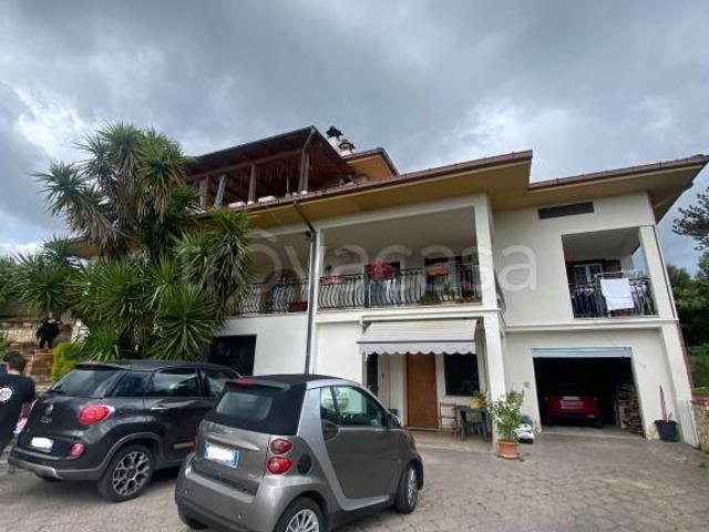 Villa Indipendente in vendita a Santa Lucia, Roma Capitale