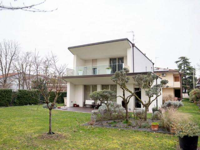 Villa Indipendente in vendita a Unione di Comuni della Romagna Forlivese, Quattro