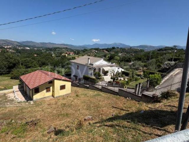Villa Indipendente in vendita a Frosinone, Lazio