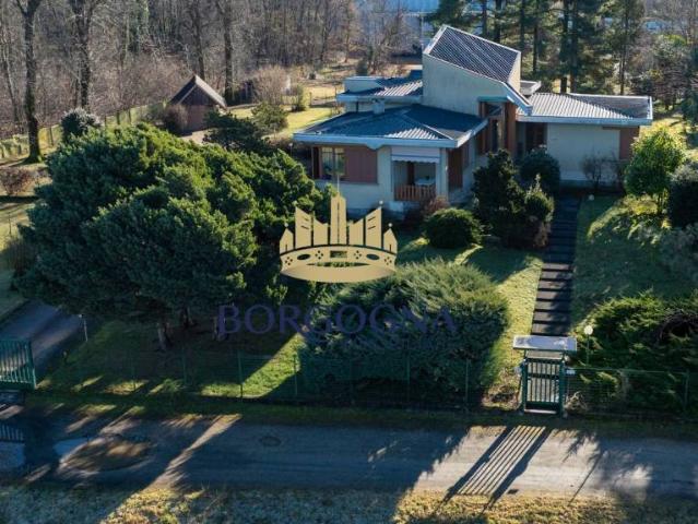 Villa Indipendente in vendita a Gallarate, Lombardia