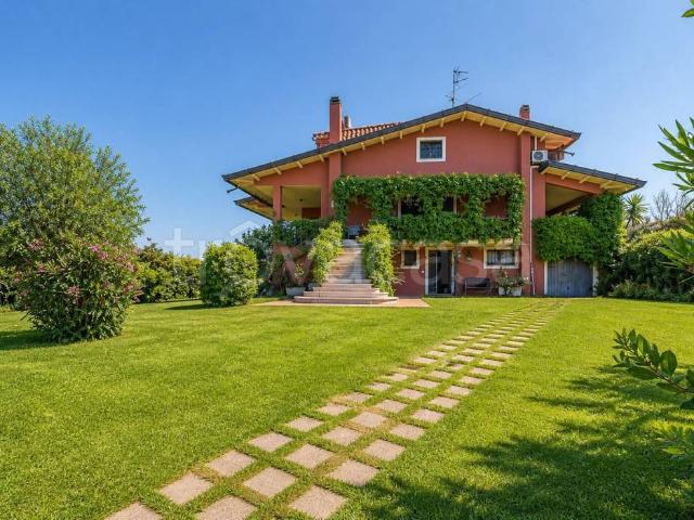 Villa Indipendente in vendita a Pirano Alto, Marche