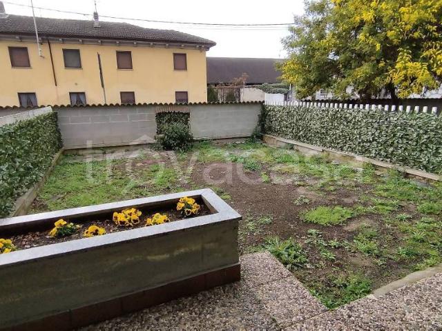 Villa Indipendente in vendita a Gravellona Lomellina, Pavia