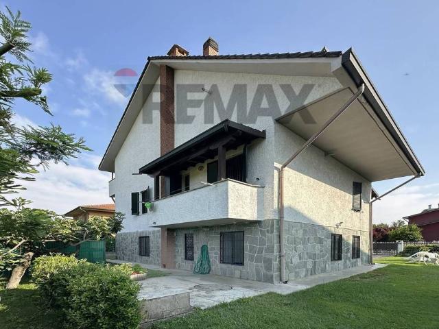 Villa Indipendente in vendita a Inzago, Lombardia