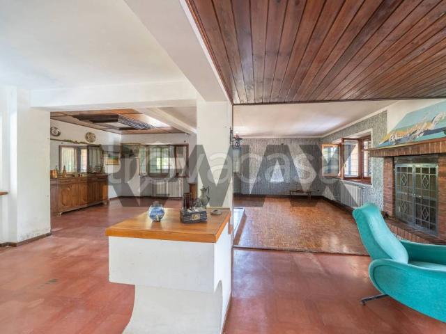 Villa Indipendente in vendita a Borgo Carso, Latina