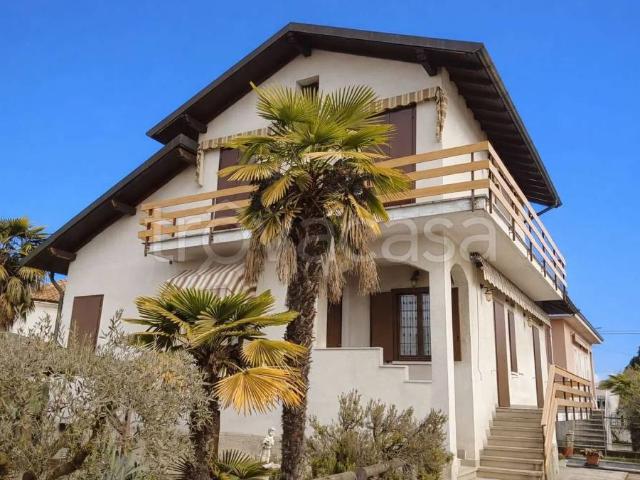 Villa Indipendente in vendita a Oltrestazione, Legnano