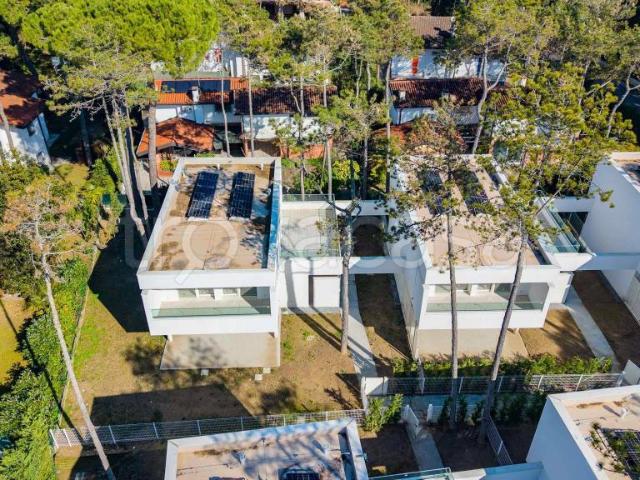 Villa Indipendente in vendita a Lignano Pineta
