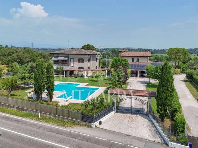 Villa Indipendente in vendita a Lonato, Lombardia