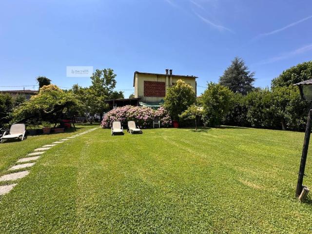 Villa Indipendente in vendita a San Macario in Piano, Bagni Di Lucca Ponte