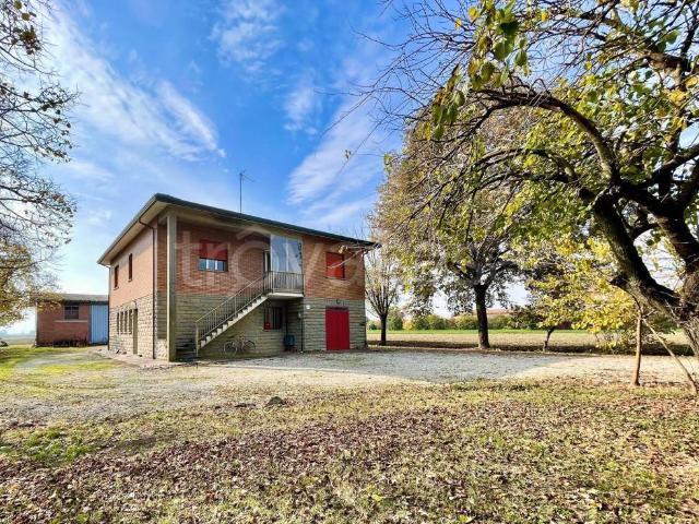 Villa Indipendente in vendita a Medicina, Reggio Emilia