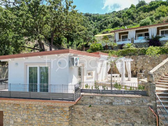 Villa Indipendente in vendita a San Mauro Cilento, Campania