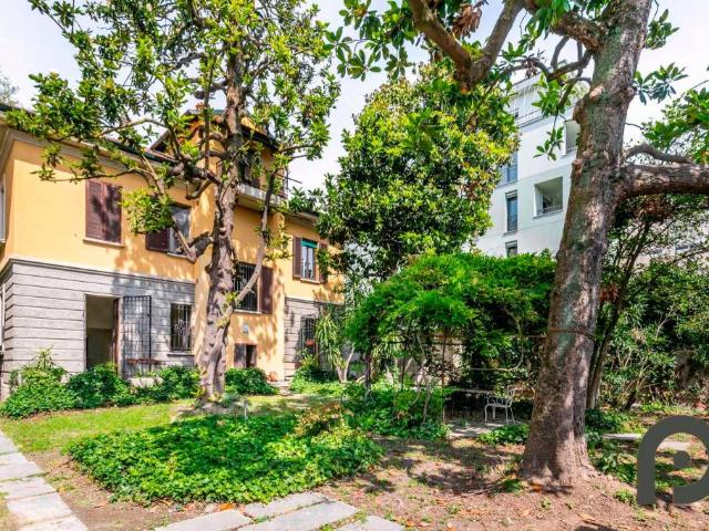 Villa Indipendente in vendita a Municipio 8 di Milano, Milano