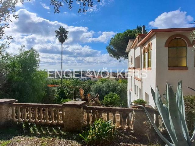 Villa Indipendente in vendita a Tremensuoli Vecchio, Minturno