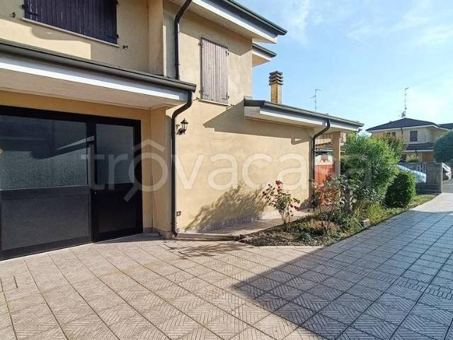 Villa Indipendente in vendita a Moglia, Lombardia