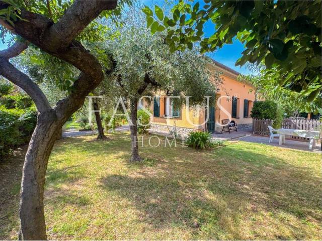 Villa Indipendente in vendita a Grotta Parlanti, Montevettolini