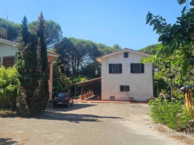 Villa Indipendente in vendita a Montecarlo, Toscana