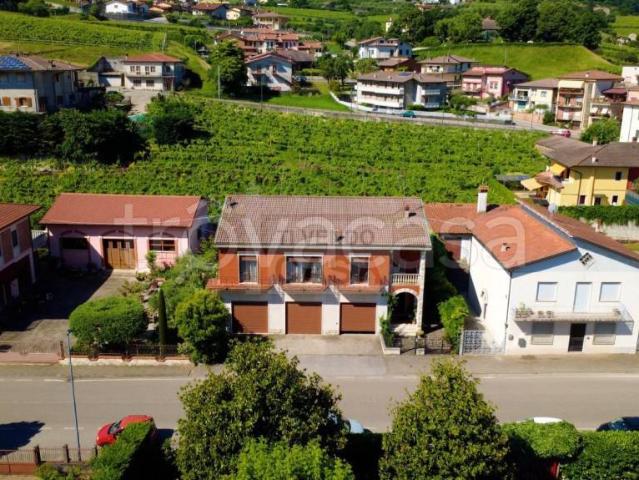 Villa Indipendente in vendita a Montecchia Di Crosara, Veneto