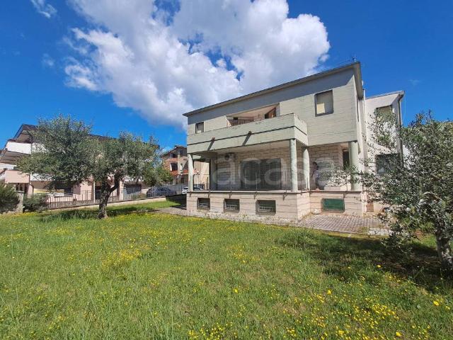 Villa Indipendente in vendita a Montesarchio, Campania