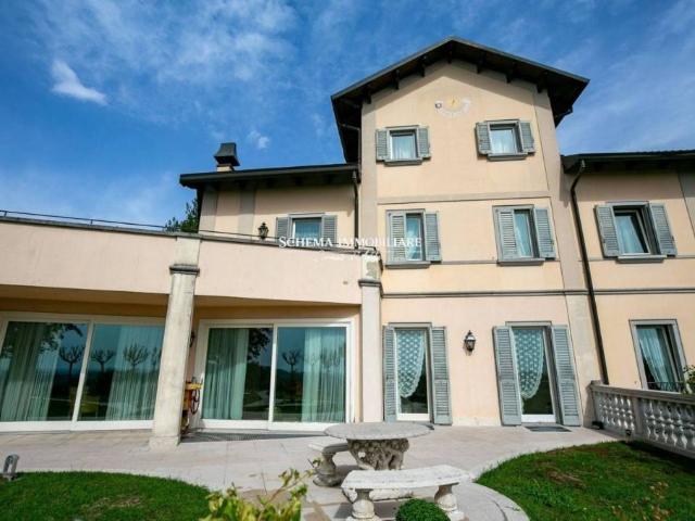 Villa Indipendente in vendita a Casatevecchio, Monticello Brianza