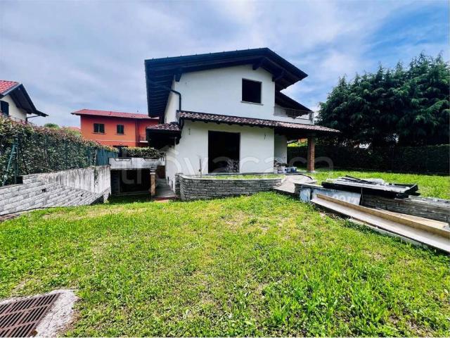 Villa Indipendente in vendita a Unione dei comuni del Medio Verbano, Monvalle