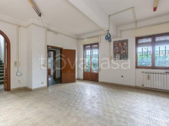 Villa Indipendente in vendita a Borgo Medievale, Roma Capitale