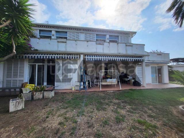 Villa Indipendente in vendita a Borgo Medievale, Roma Capitale