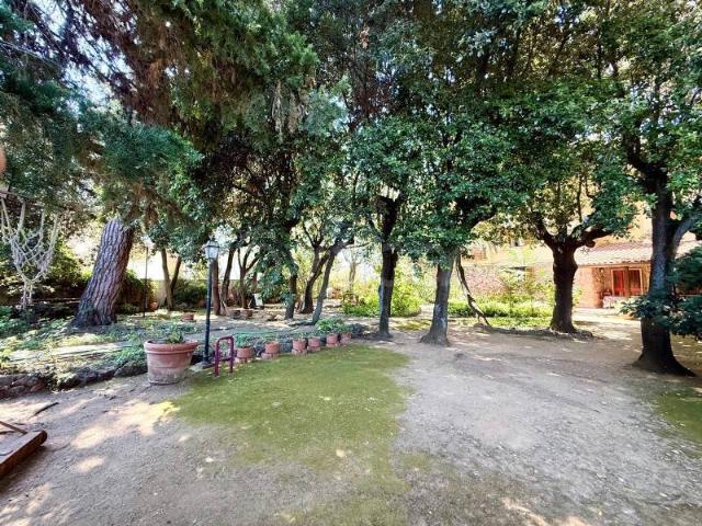 Villa Indipendente in vendita a Borgo Medievale, Roma Capitale