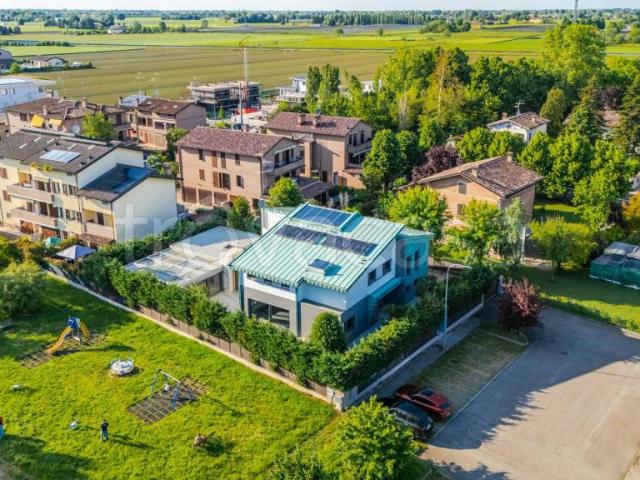Villa Indipendente in vendita a Unione dei comuni del Sorbara, Nonantola