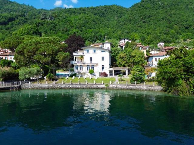 Villa Indipendente in vendita a Oliveto Lario, Lombardia