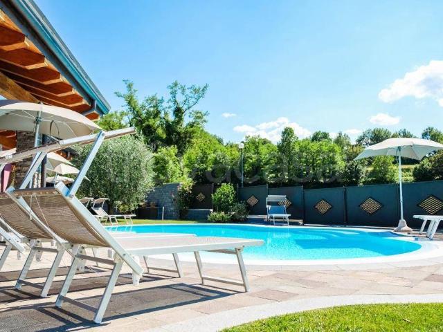 Villa Indipendente in vendita a Boschetti, Peschiera Del Garda