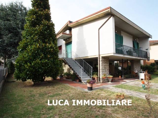 Villa Indipendente in vendita a Alberghi, Uzzano E Castello