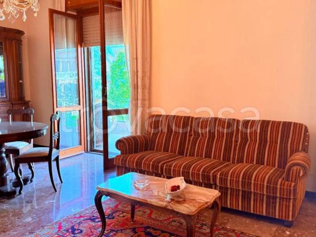 Villa Indipendente in vendita a Piacenza, Reggio Emilia