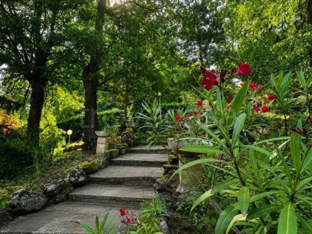 Villa Indipendente in vendita a Agazzano