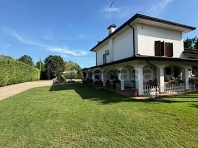 Villa Indipendente in vendita a Pocenia, Friuli-Venezia Giulia