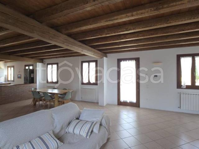 Villa Indipendente in vendita a Polesella, Veneto