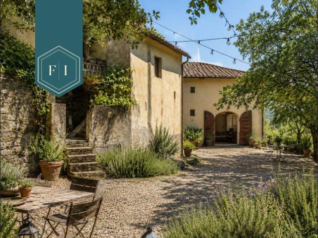 Villa Indipendente in vendita a Unione di Comuni Valdarno e Valdisieve, Pontassieve
