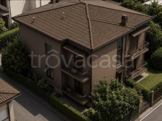 Villa Indipendente in vendita a Ponte San Pietro, Lombardia