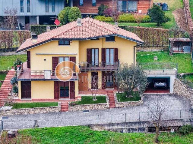 Villa Indipendente in vendita a Ponteranica, Lombardia