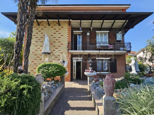 Villa Indipendente in vendita a Pontirolo Nuovo, Lombardia