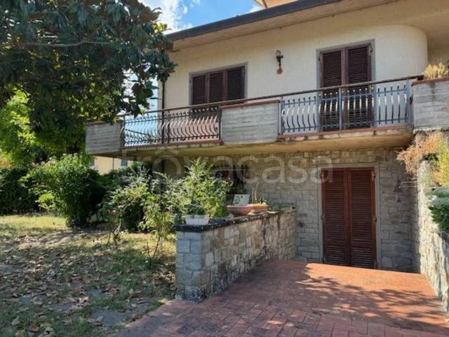 Villa Indipendente in vendita a Poppi, Toscana