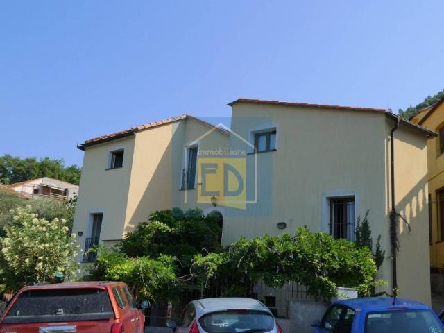 Villa Indipendente in vendita a Vezzi Portio, Liguria