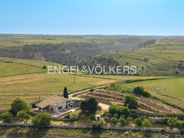 Villa Indipendente in vendita a Ragusa, Sicilia