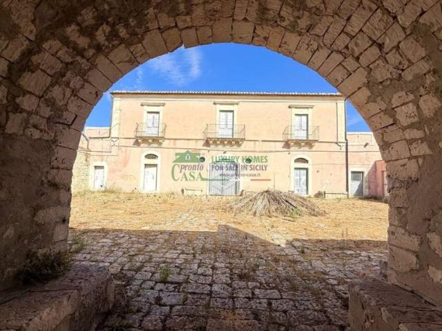 Villa Indipendente in vendita a Villaggio Primavera, Ragusa