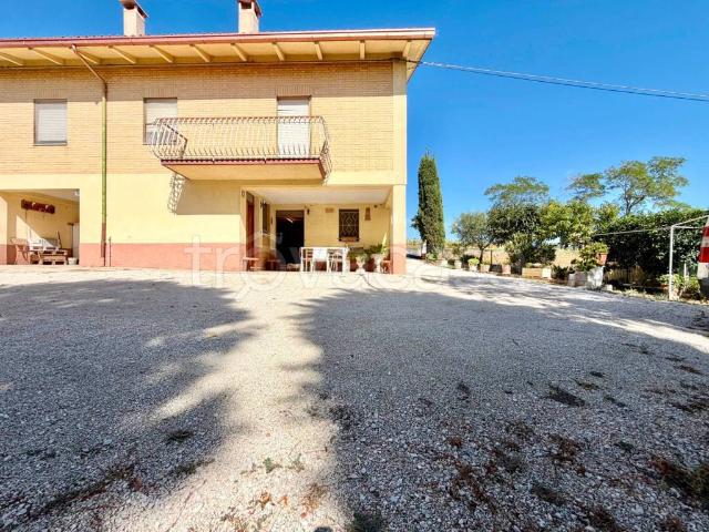Villa Indipendente in vendita a Contrada Chiarino, Recanati