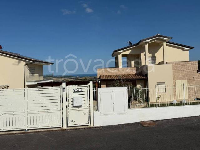 Villa Indipendente in vendita a Marche, Macerata
