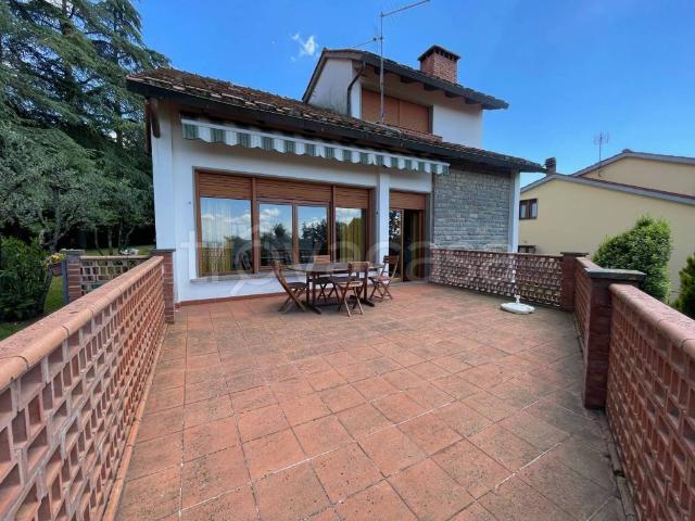 Villa Indipendente in vendita a Unione di Comuni Valdarno e Valdisieve, Reggello