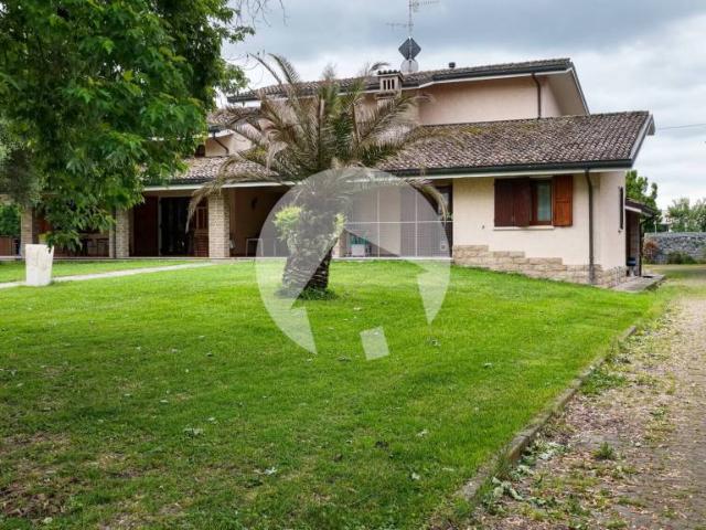 Villa Indipendente in vendita a Pieve Modolena, Re