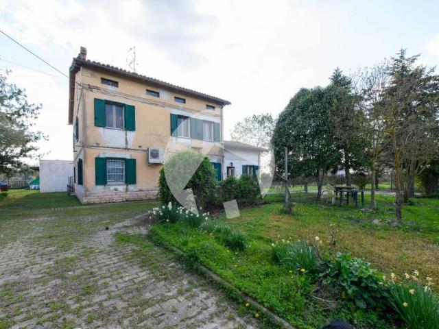 Villa Indipendente in vendita a Pianura Reggiana, Re