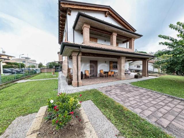 Villa Indipendente in vendita a Unione della Romagna Faentina, Riolo Terme